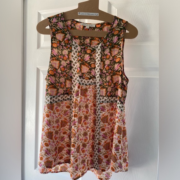 Daniel Rainn Tops - Daniel Rainn Flowered LARGE Top